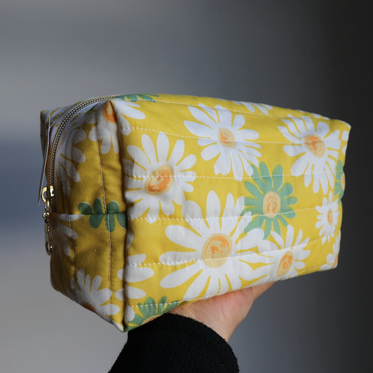 Quilted Daisy Makeup Bag