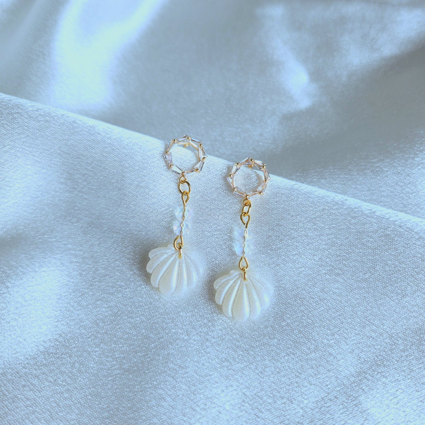 Elegant Sea Shell Dangle