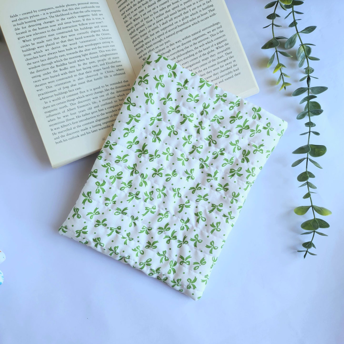 Quilted Book Sleeve/ Green Bow