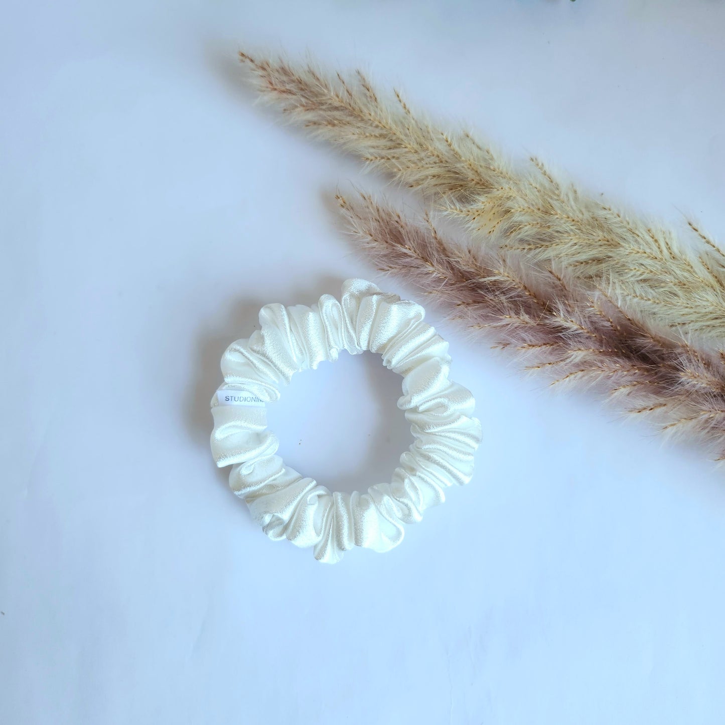 Angel Skinney Scrunchie