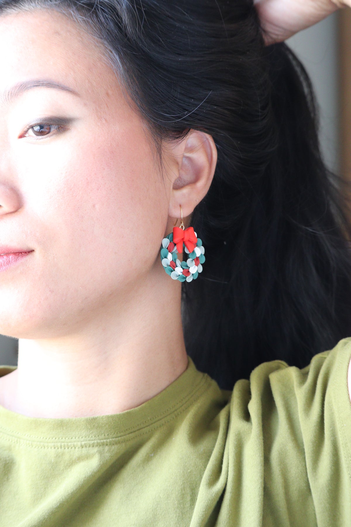 Christmas Wreaths Dangle