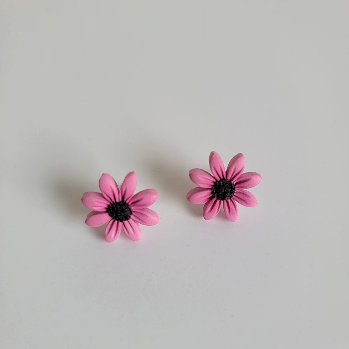 Daisy Stud (Multi Color)