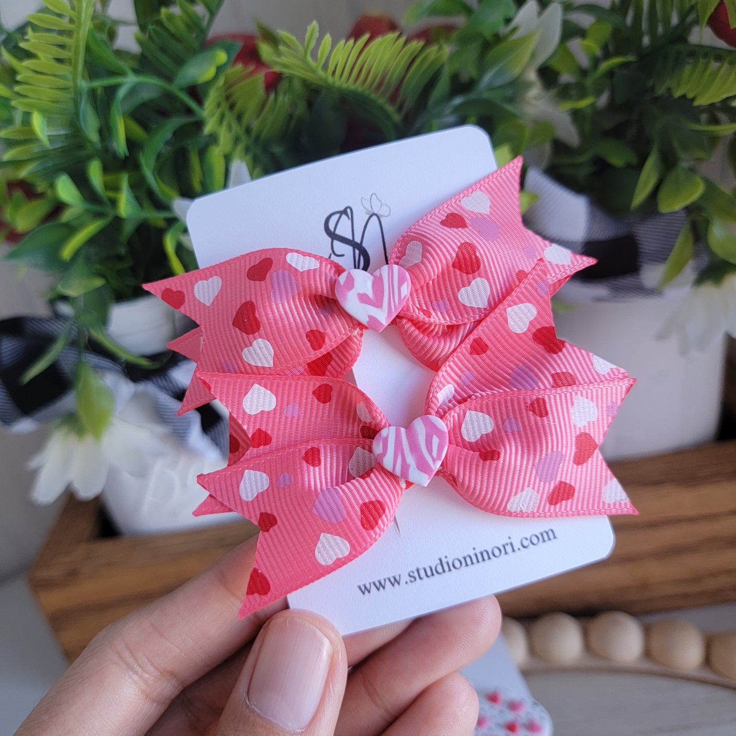 Heart Prints Alligator Hair Clip