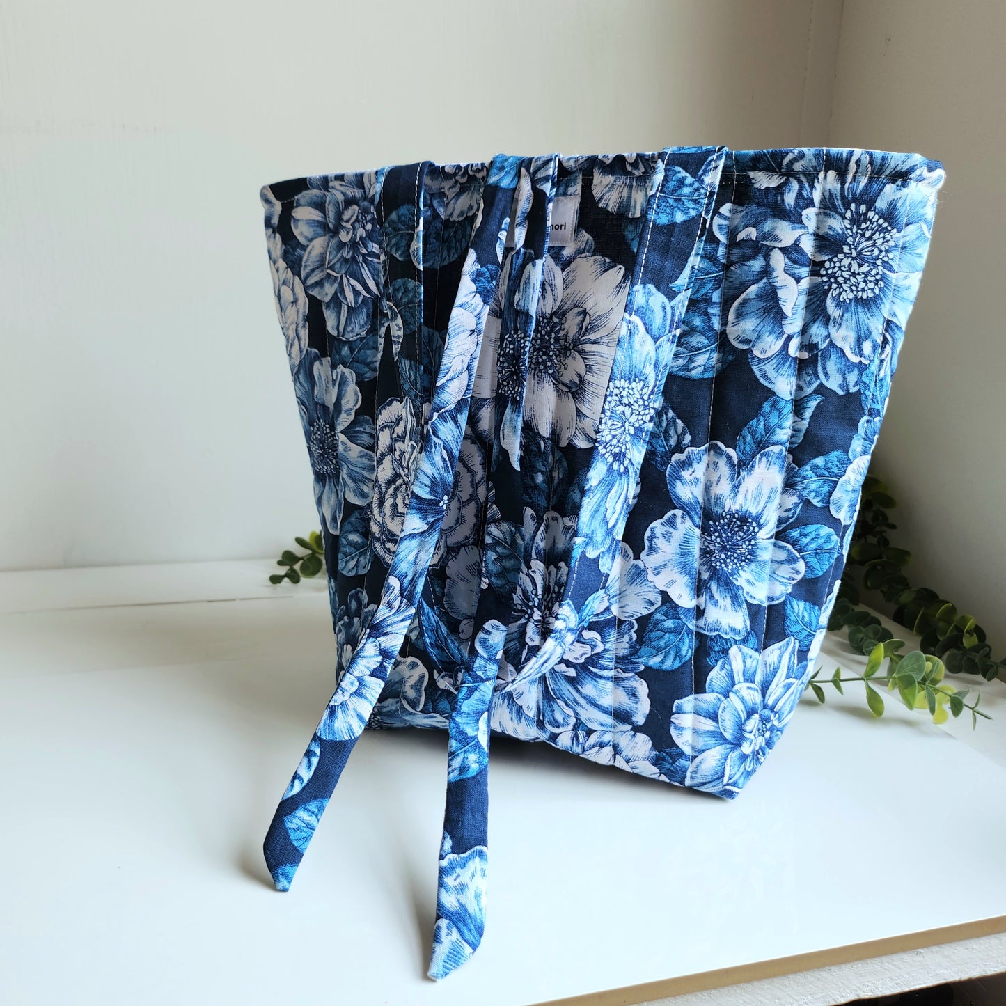 Quilted Floral Tote Bag (Navy Blue)