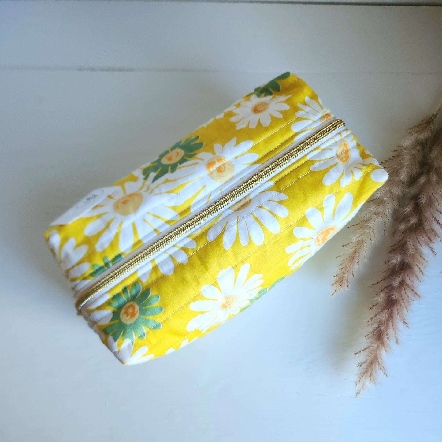 Quilted Daisy Makeup Bag