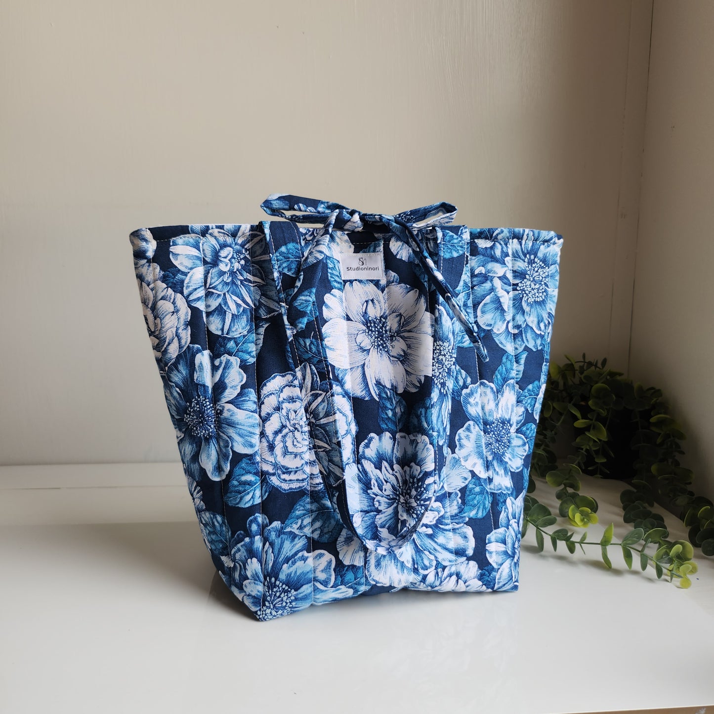 Quilted Floral Tote Bag (Navy Blue)