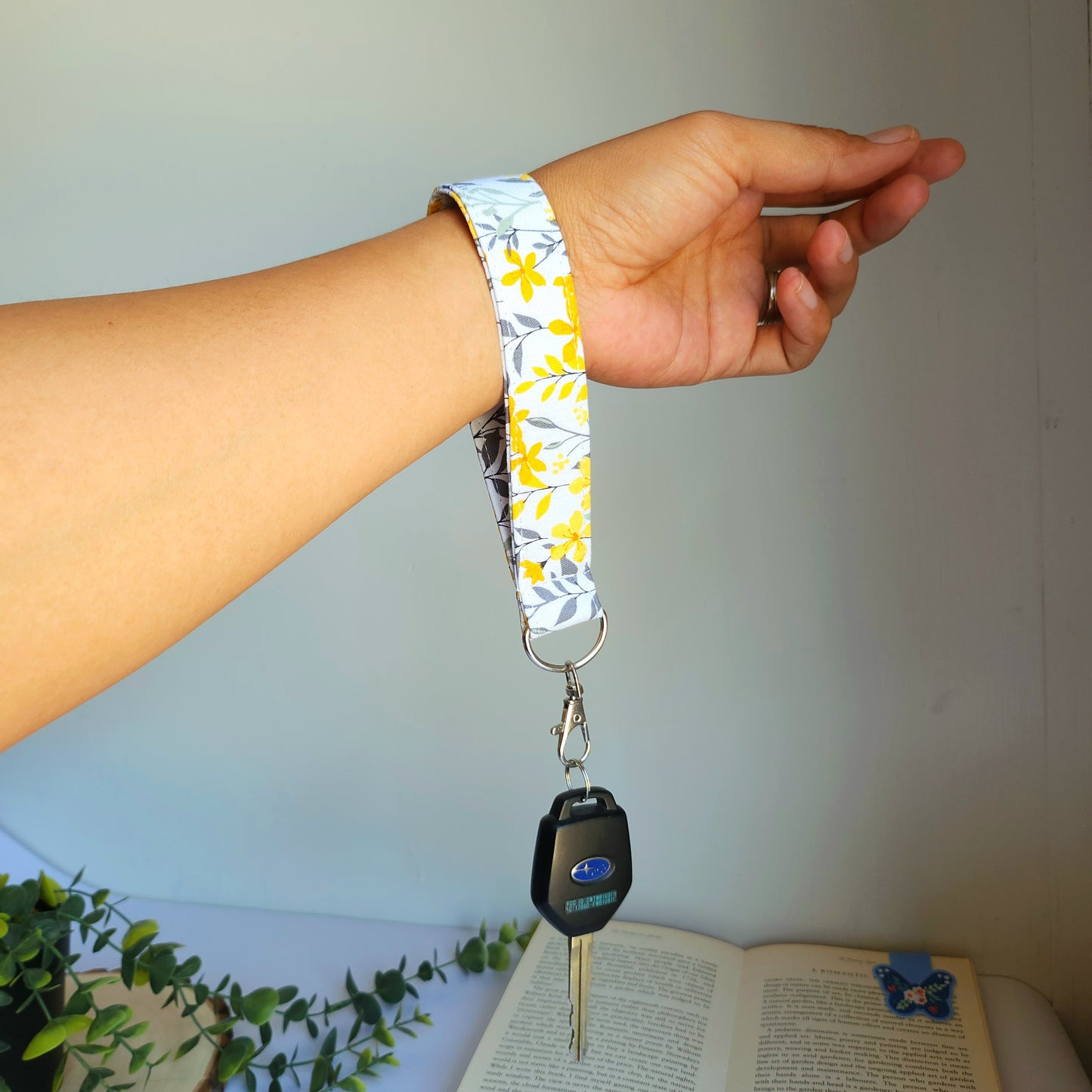 Keychain Wristlet (Multi color)