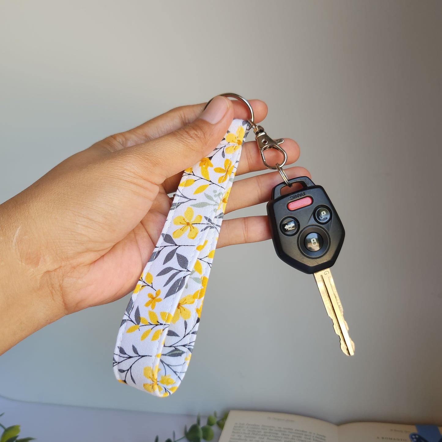 Keychain Wristlet (Multi color)