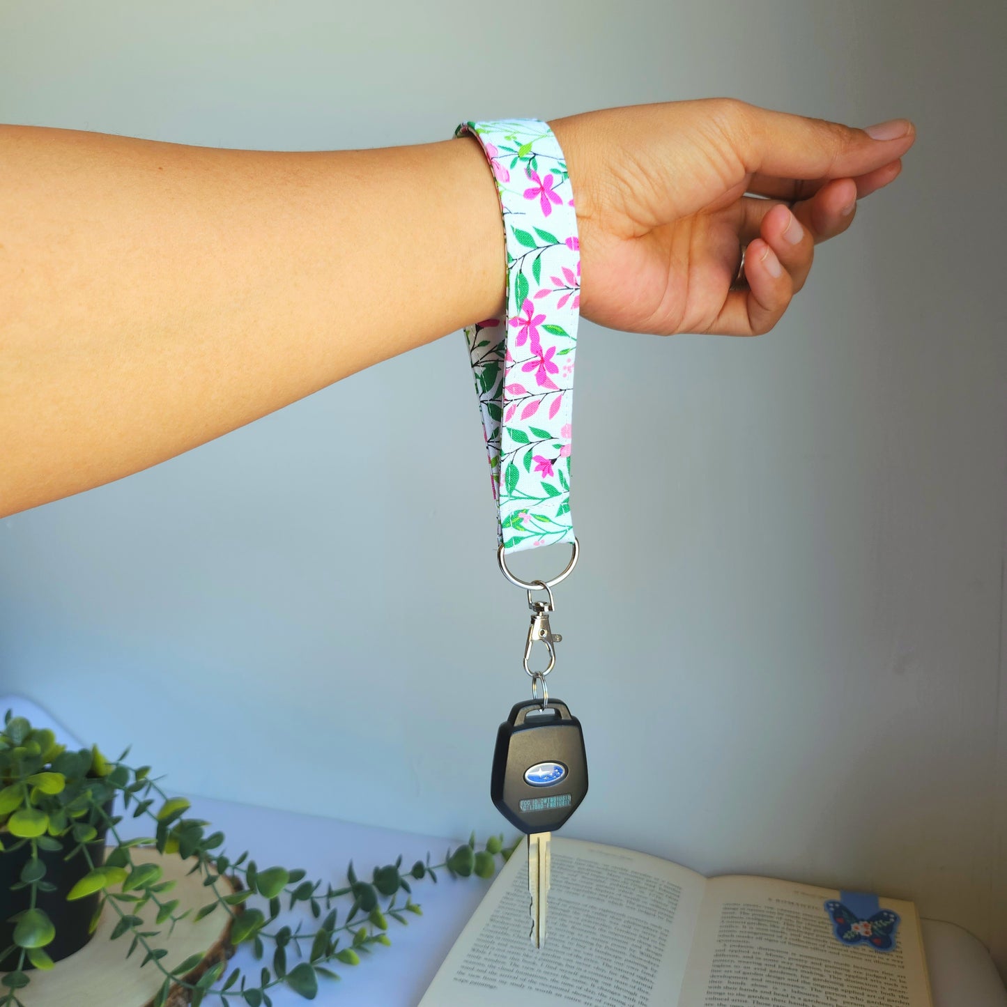 Keychain Wristlet (Multi color)