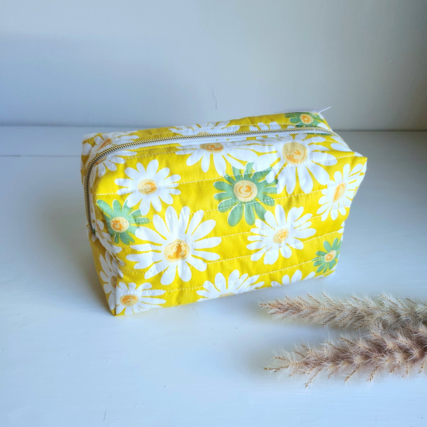 Quilted Daisy Makeup Bag