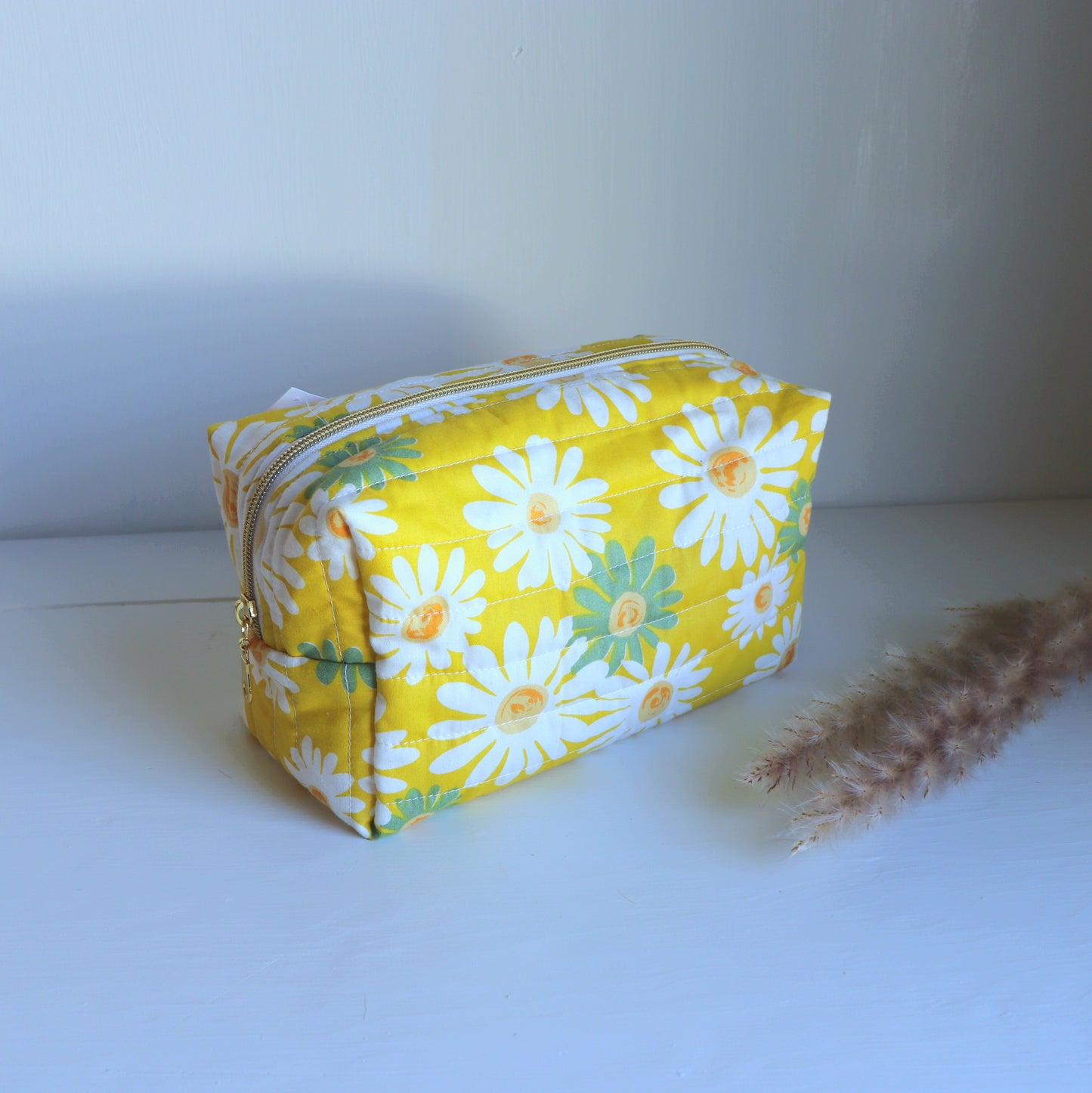 Quilted Daisy Makeup Bag